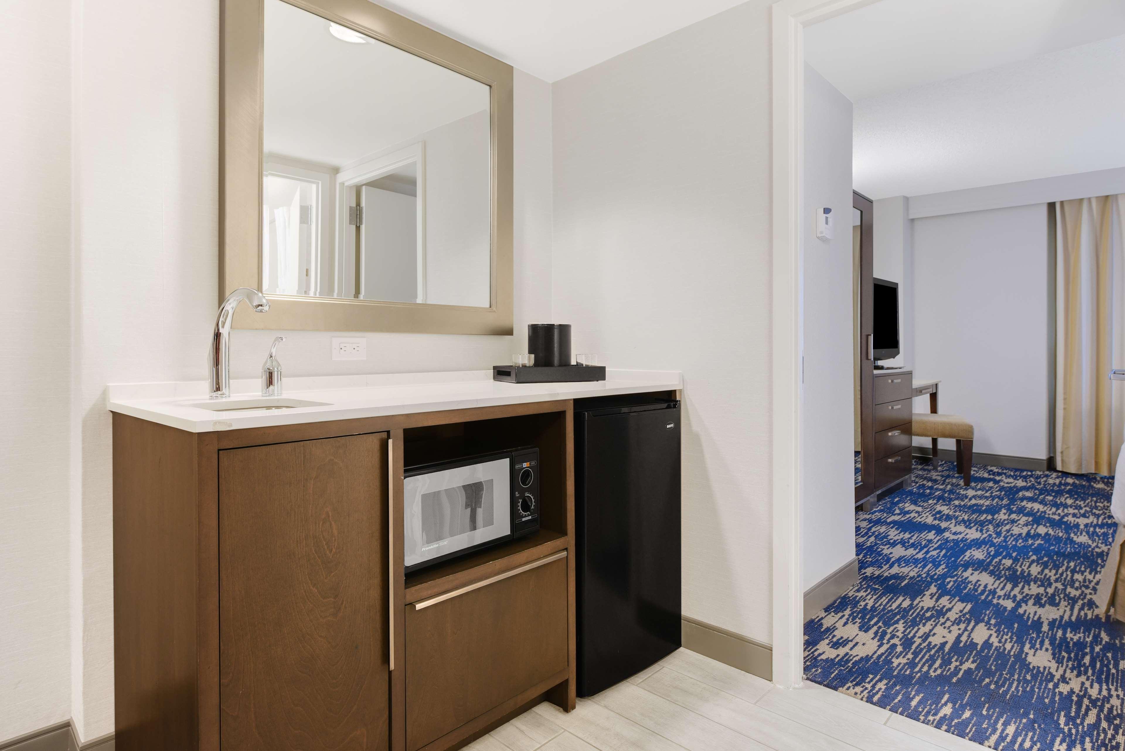 Embassy Suites By Hilton Alexandria Old Town Εξωτερικό φωτογραφία