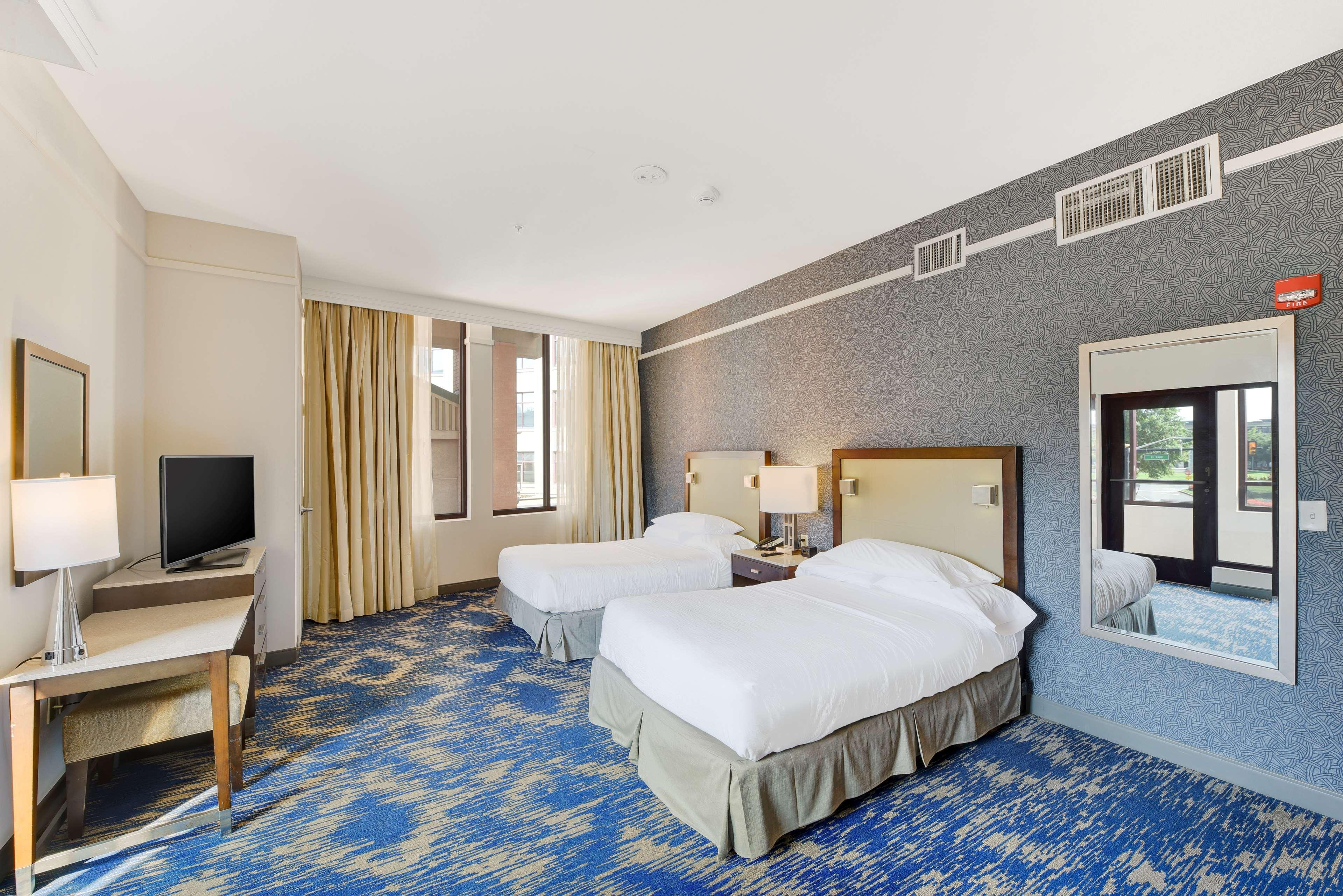 Embassy Suites By Hilton Alexandria Old Town Εξωτερικό φωτογραφία