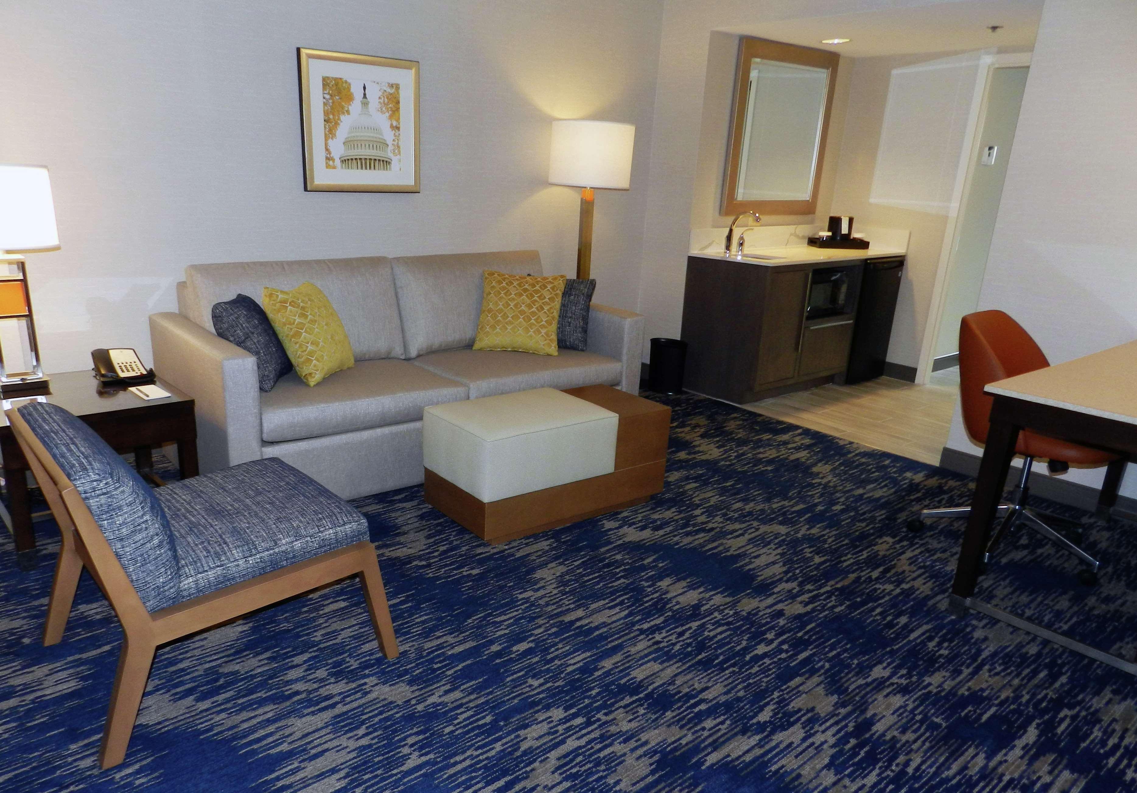 Embassy Suites By Hilton Alexandria Old Town Εξωτερικό φωτογραφία