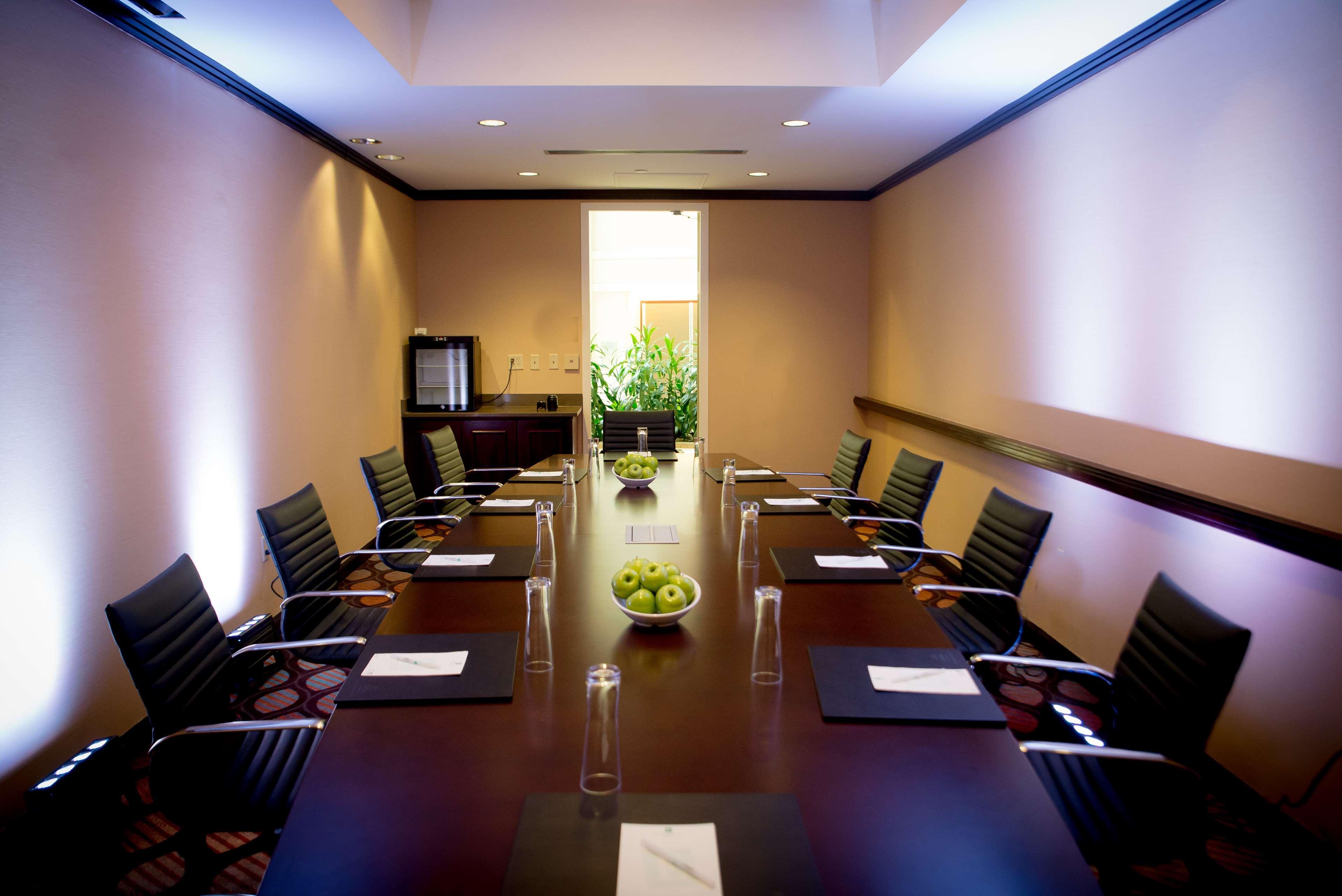 Embassy Suites By Hilton Alexandria Old Town Εξωτερικό φωτογραφία