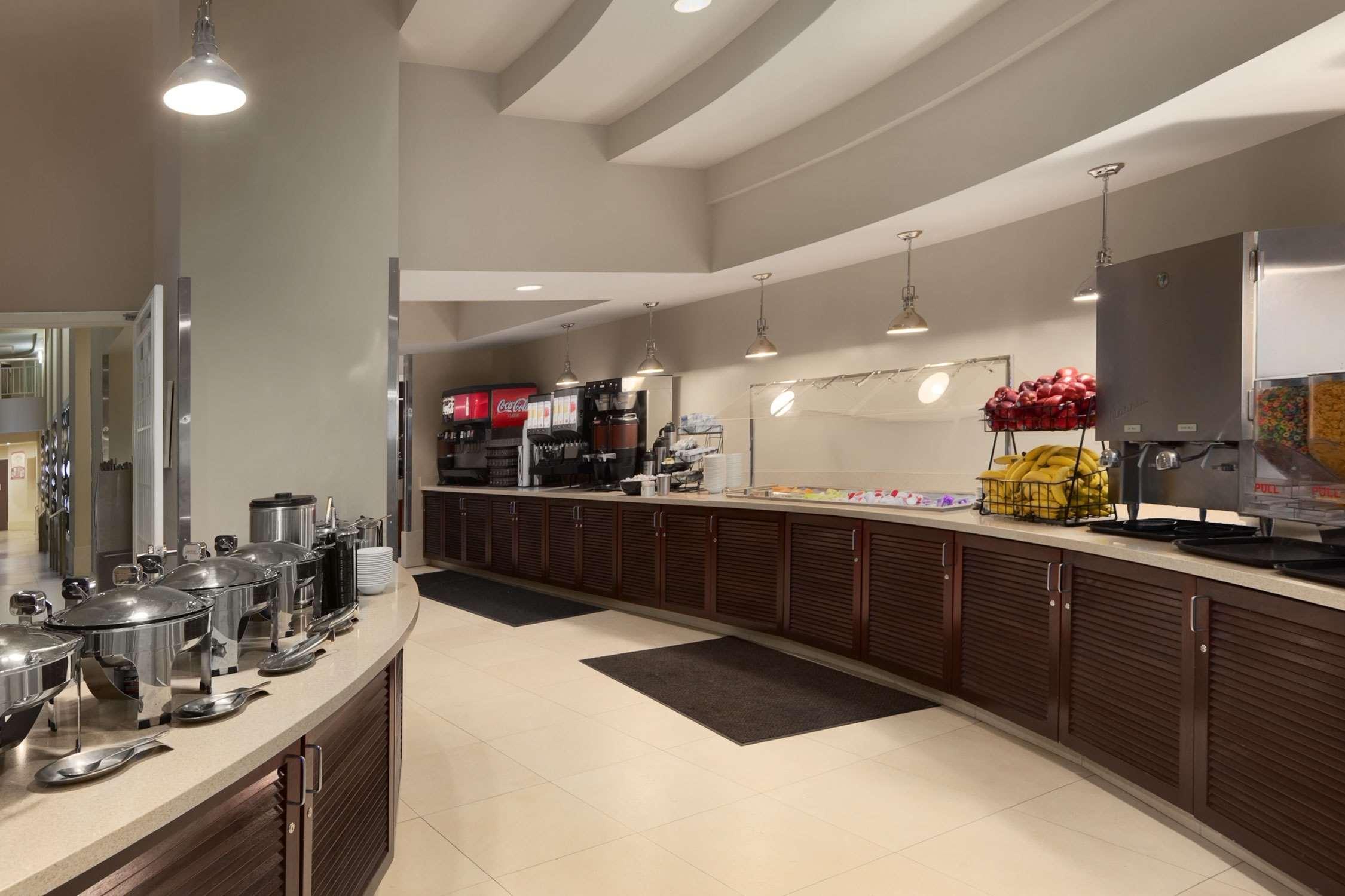 Embassy Suites By Hilton Alexandria Old Town Εξωτερικό φωτογραφία