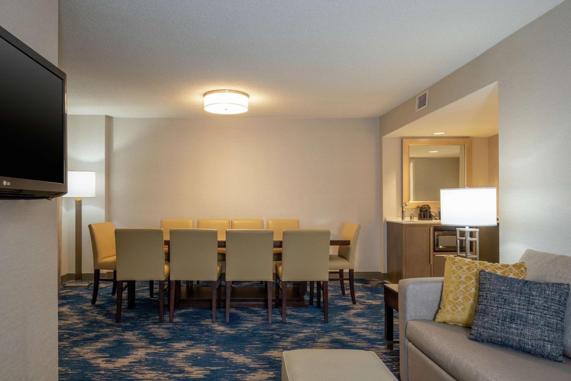 Embassy Suites By Hilton Alexandria Old Town Εξωτερικό φωτογραφία