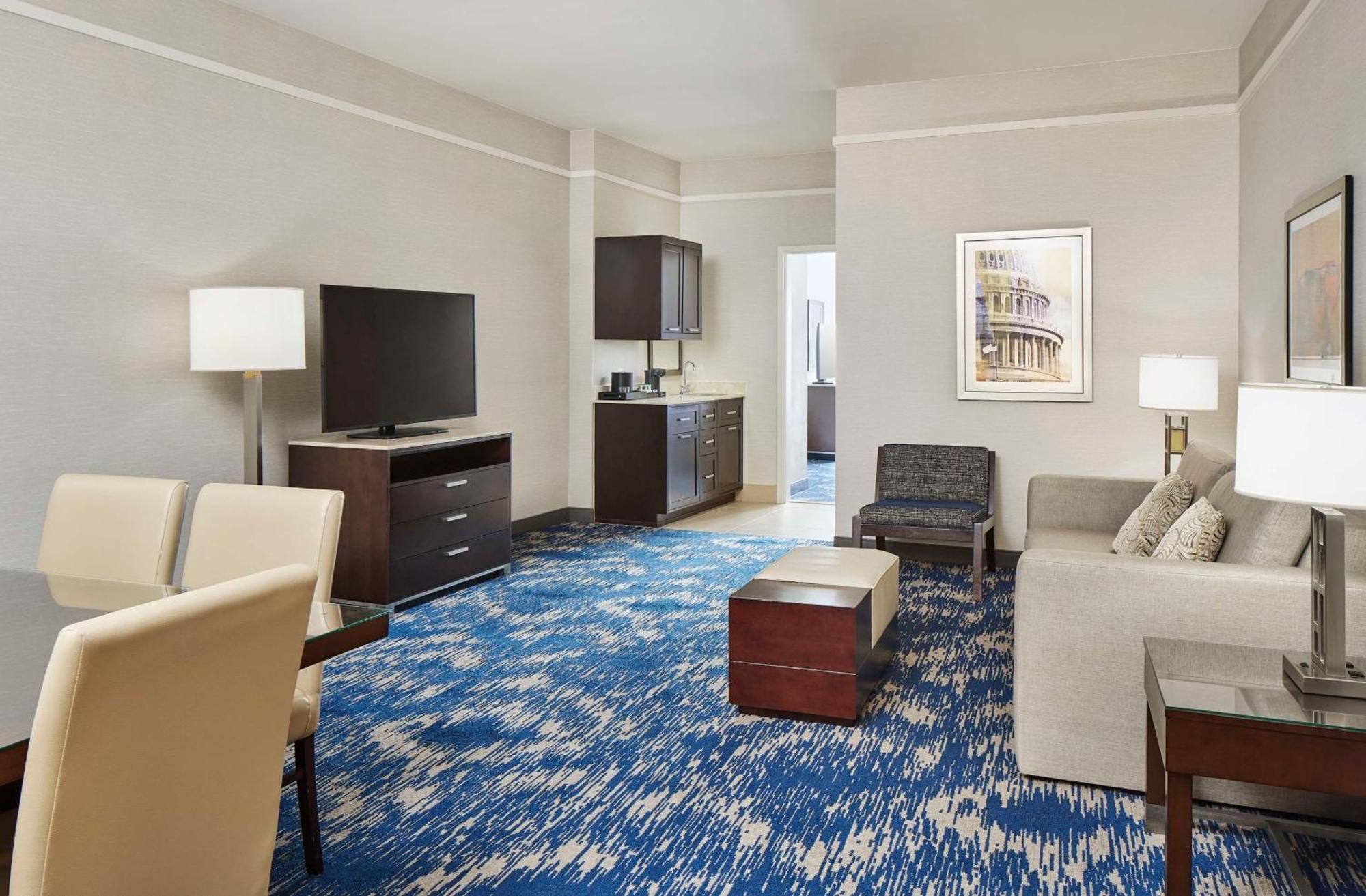 Embassy Suites By Hilton Alexandria Old Town Εξωτερικό φωτογραφία