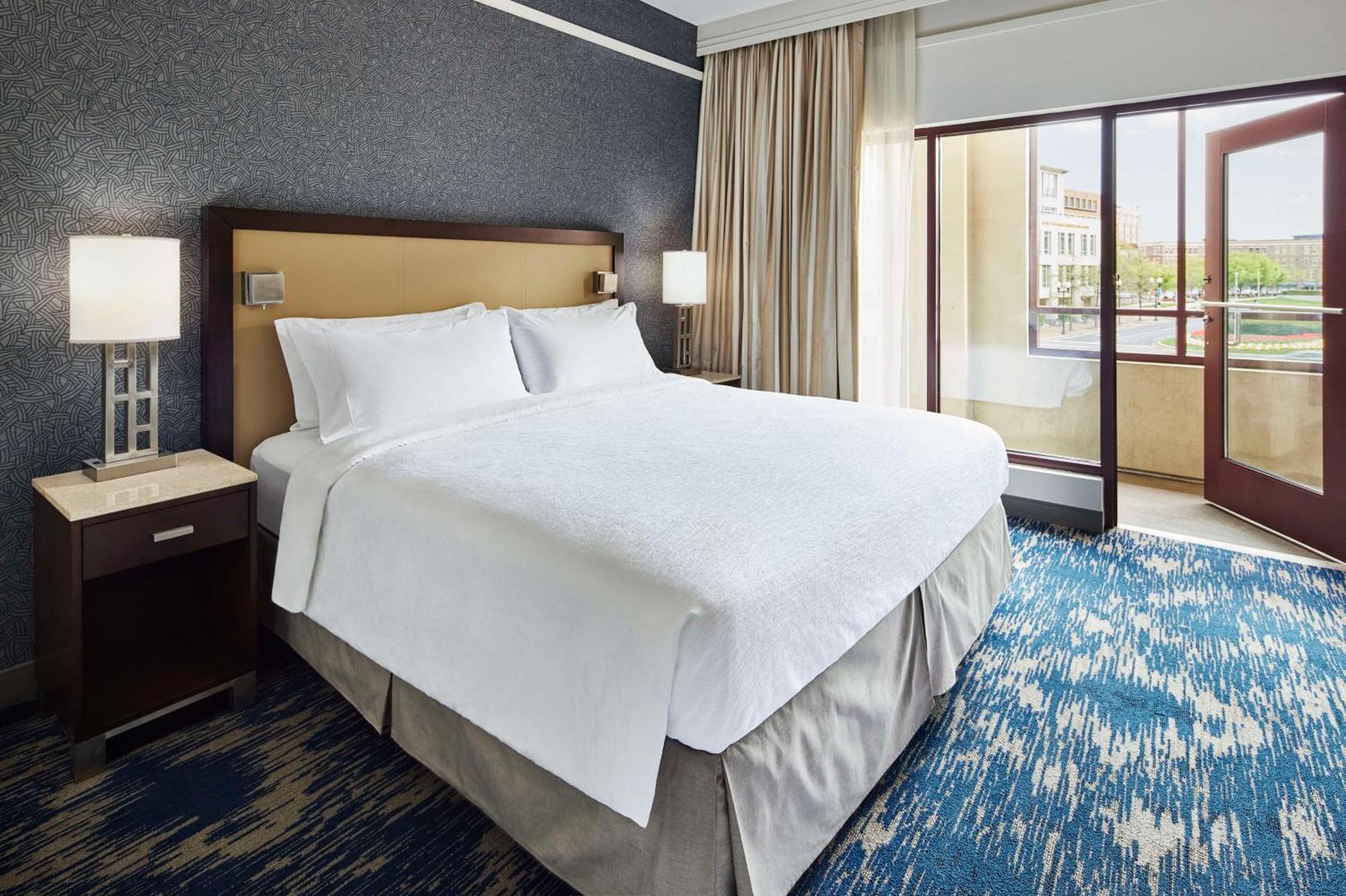 Embassy Suites By Hilton Alexandria Old Town Εξωτερικό φωτογραφία