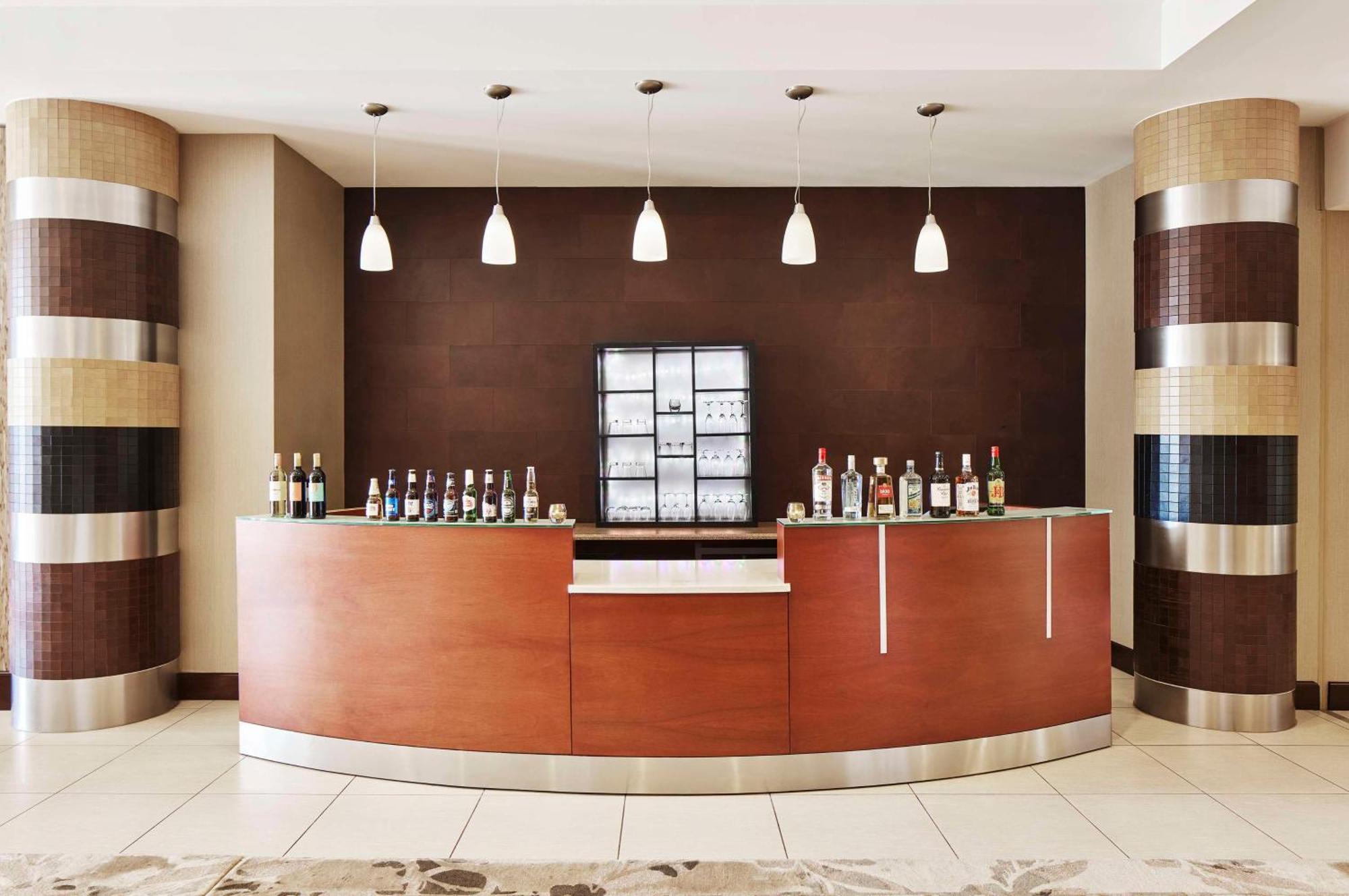 Embassy Suites By Hilton Alexandria Old Town Εξωτερικό φωτογραφία